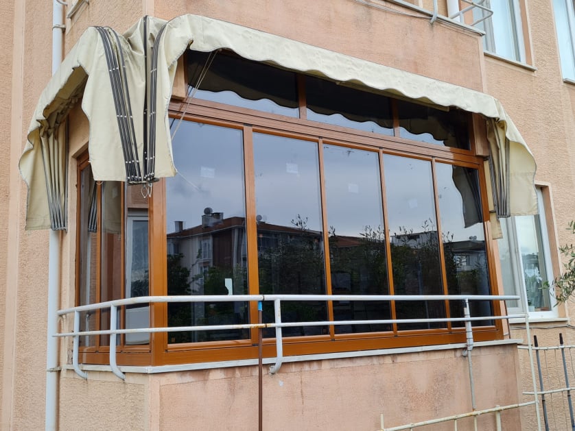 Balkan cam balkon